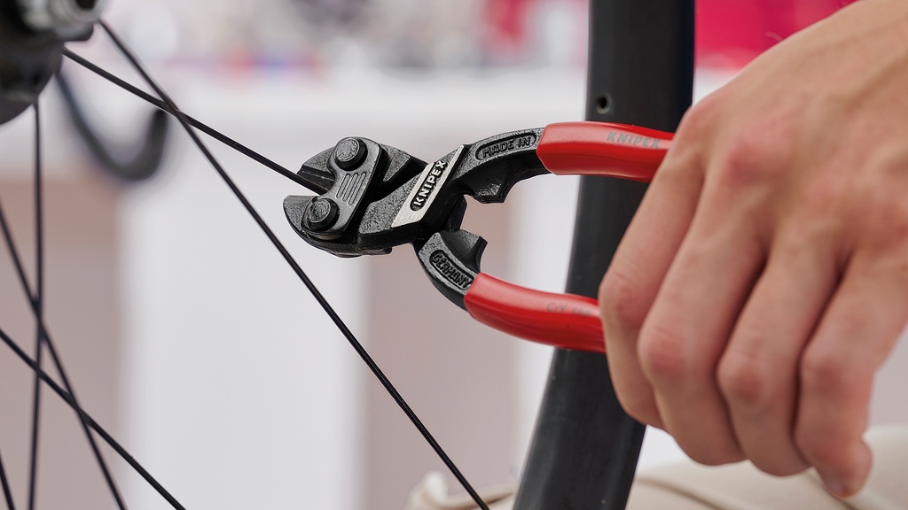 Kompakt-Bolzenschneider KNIPEX CoBolt®, 20 cm lang