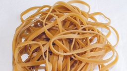 [203.335] Gummiringli ø 100 mm, Pack à 1 kg